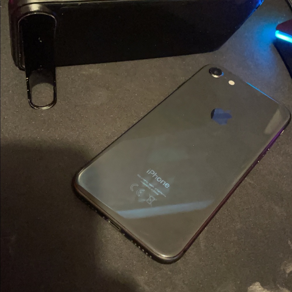 iPhone 8 64gb